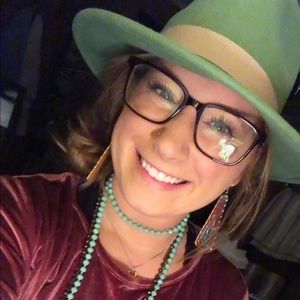 Meet your Posher, Madi